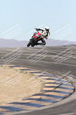 media/Dec-01-2025-Moto Forza (Mon) [[2daa91e15f]]/2-Intermediate Group/Session 2 (Turns 9 and 10)/
